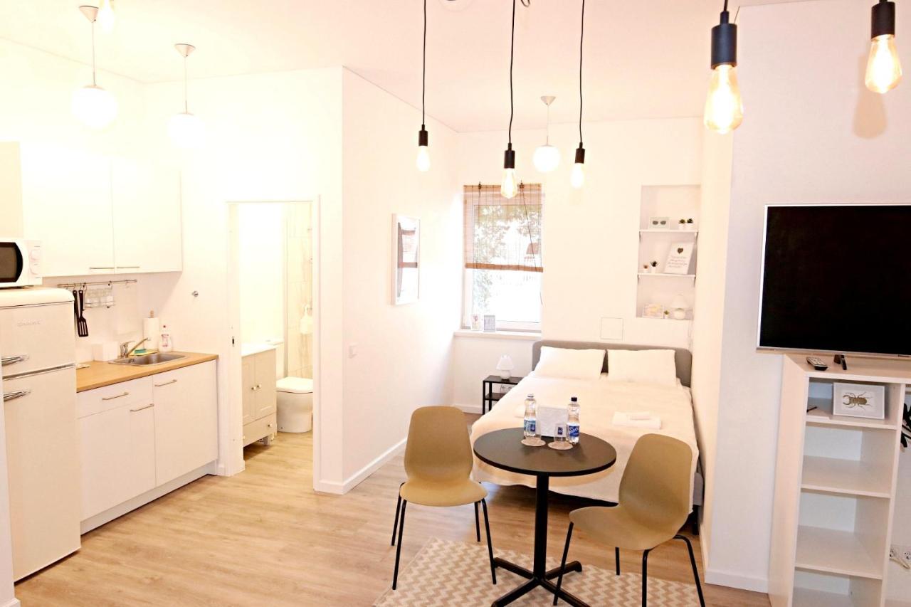 Minimalist Studio Old Town Apartments By Hostlovers Kaunas Kültér fotó