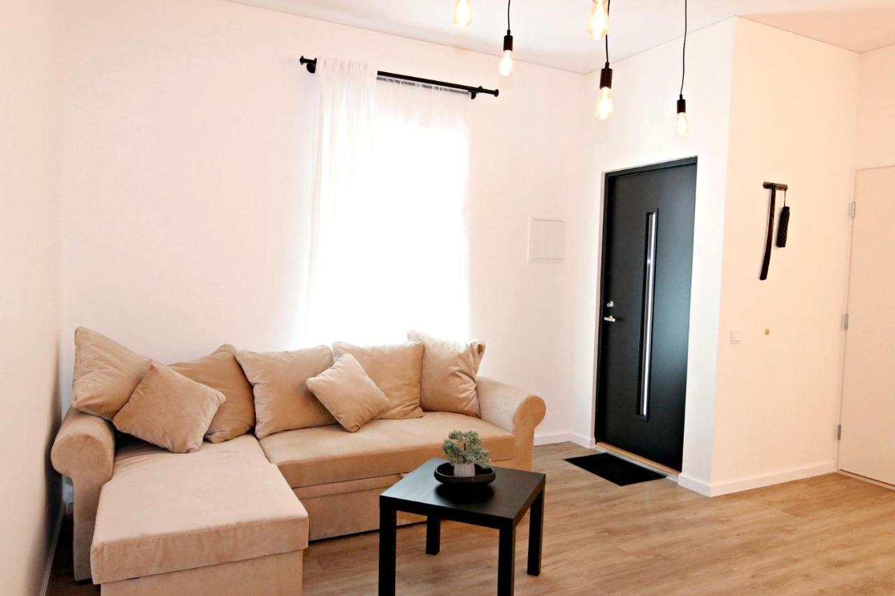 Minimalist Studio Old Town Apartments By Hostlovers Kaunas Kültér fotó