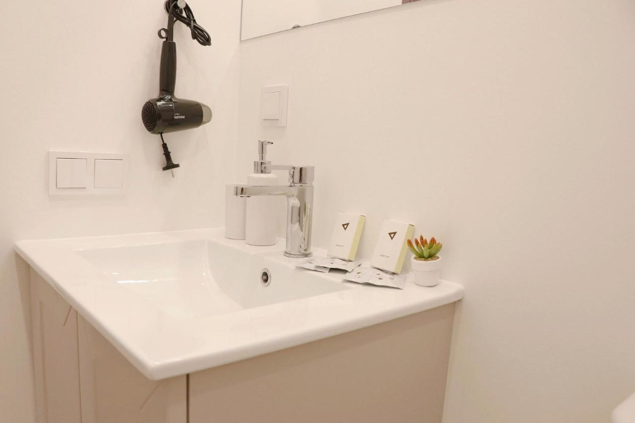 Minimalist Studio Old Town Apartments By Hostlovers Kaunas Kültér fotó